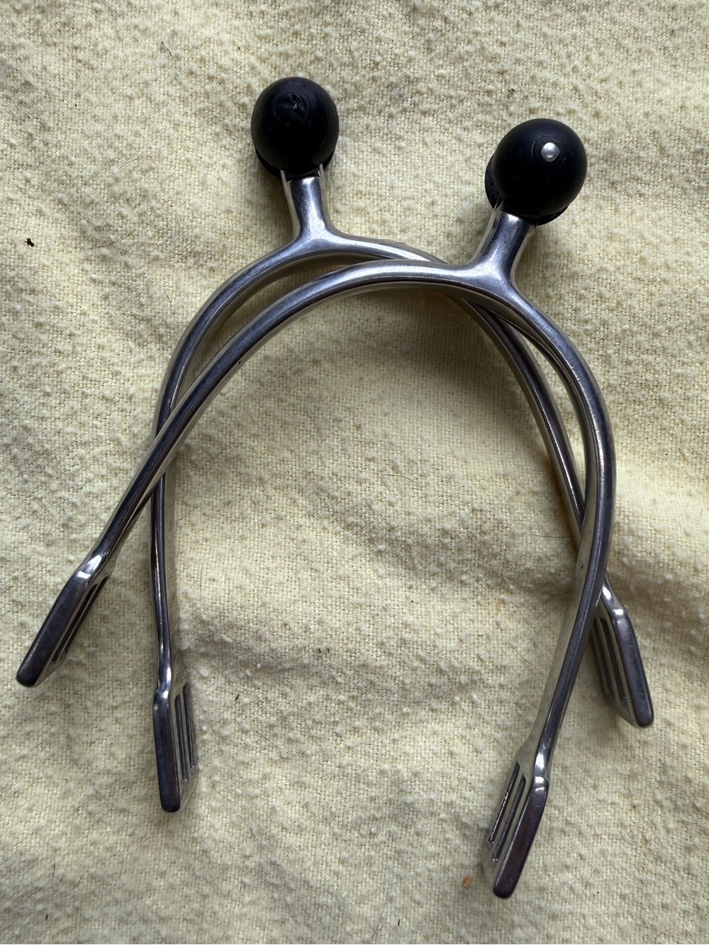 Roller ball spurs